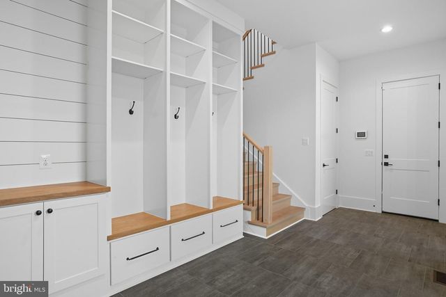 1111 INGLESIDE AVE, Mclean, VA 22101