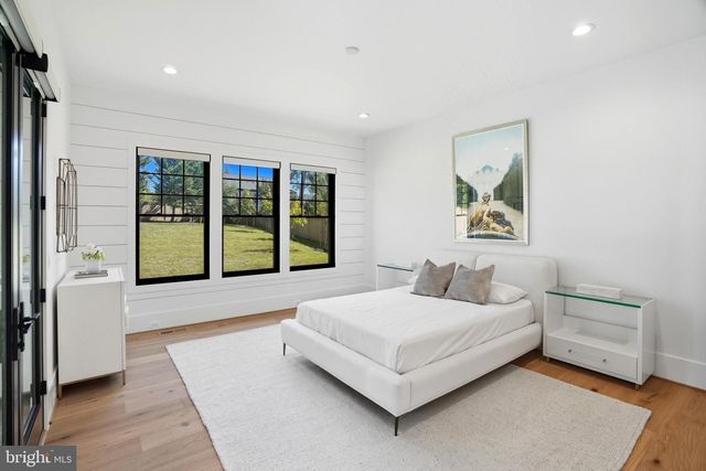 1111 INGLESIDE AVE, Mclean, VA 22101