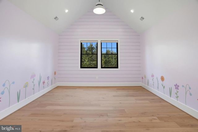 1111 INGLESIDE AVE, Mclean, VA 22101