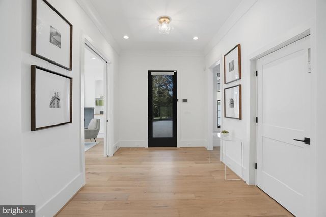 1111 INGLESIDE AVE, Mclean, VA 22101