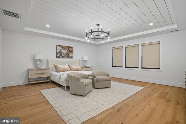 1111 INGLESIDE AVE, Mclean, VA 22101