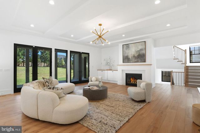 1111 INGLESIDE AVE, Mclean, VA 22101