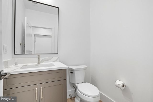 1111 INGLESIDE AVE, Mclean, VA 22101