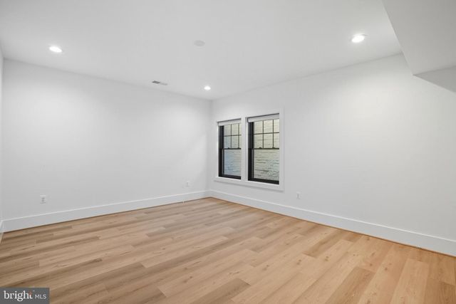 1111 INGLESIDE AVE, Mclean, VA 22101