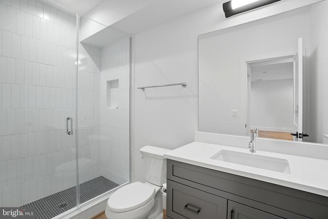 1111 INGLESIDE AVE, Mclean, VA 22101