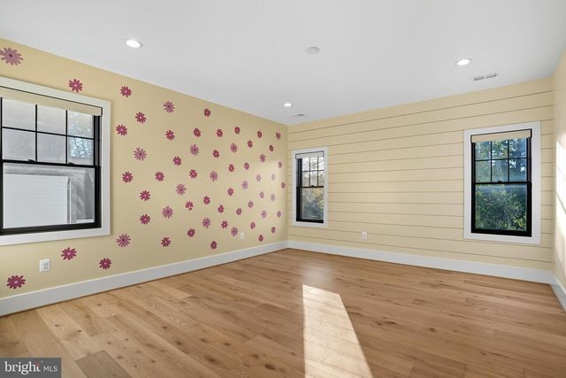 1111 INGLESIDE AVE, Mclean, VA 22101