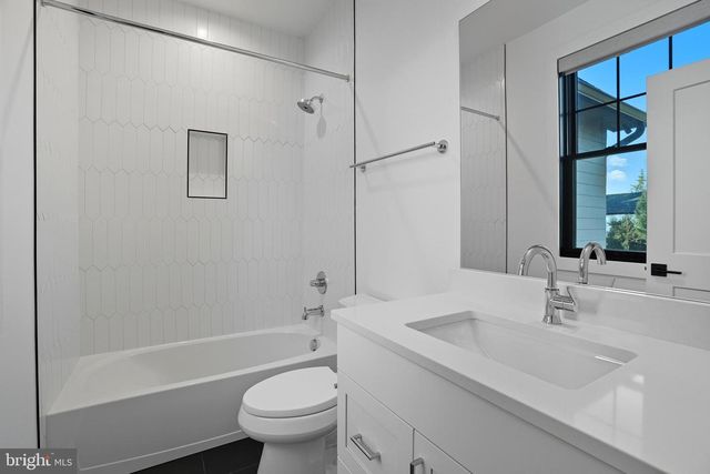 1111 INGLESIDE AVE, Mclean, VA 22101