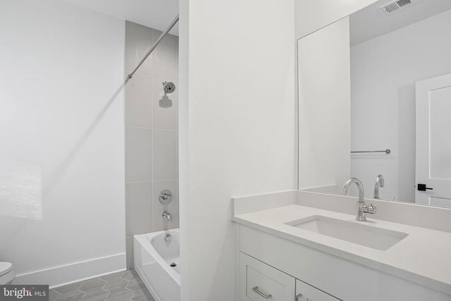 1111 INGLESIDE AVE, Mclean, VA 22101