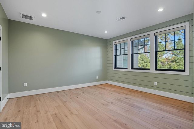 1111 INGLESIDE AVE, Mclean, VA 22101