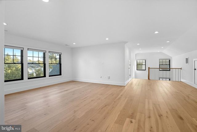 1111 INGLESIDE AVE, Mclean, VA 22101