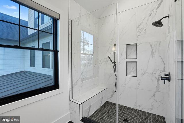 1111 INGLESIDE AVE, Mclean, VA 22101