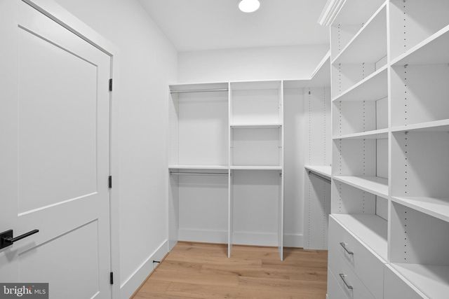 1111 INGLESIDE AVE, Mclean, VA 22101