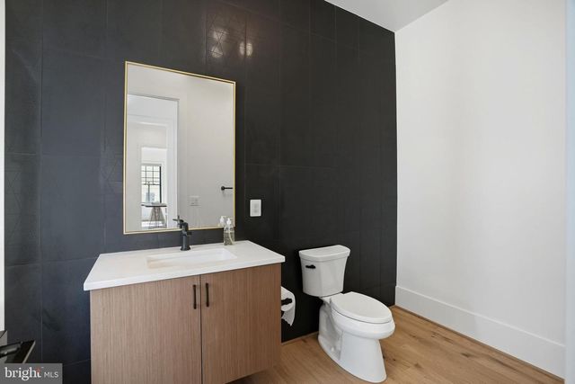 1111 INGLESIDE AVE, Mclean, VA 22101