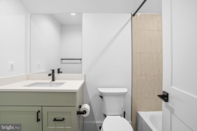 1111 INGLESIDE AVE, Mclean, VA 22101