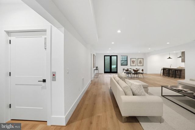 1111 INGLESIDE AVE, Mclean, VA 22101