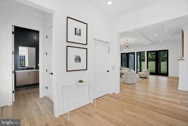 1111 INGLESIDE AVE, Mclean, VA 22101