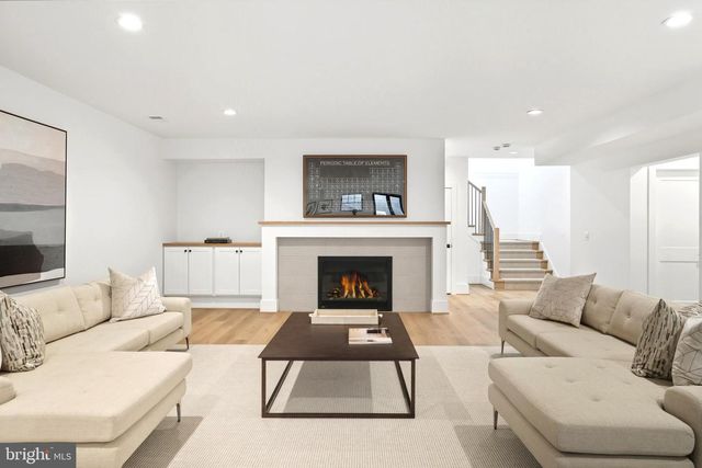 1111 INGLESIDE AVE, Mclean, VA 22101