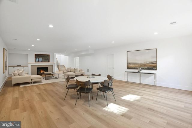 1111 INGLESIDE AVE, Mclean, VA 22101