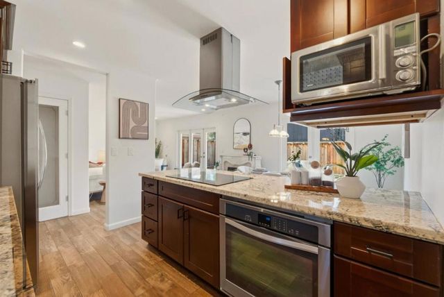 104 E Middlefield Road B, Mountain View, CA 94043