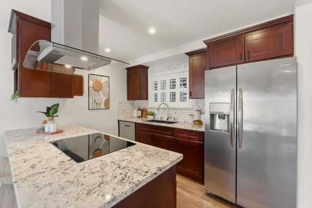 104 E Middlefield Road B, Mountain View, CA 94043