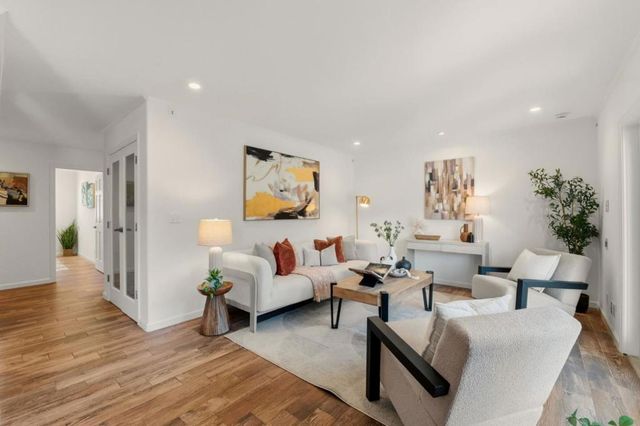 104 E Middlefield Road B, Mountain View, CA 94043