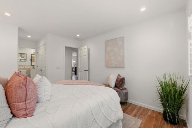 104 E Middlefield Road B, Mountain View, CA 94043