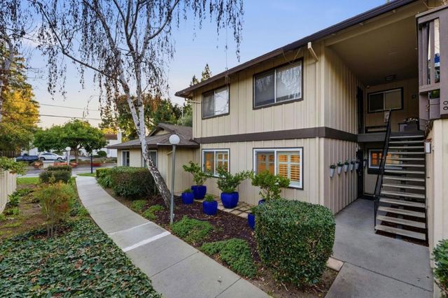 104 E Middlefield Road B, Mountain View, CA 94043