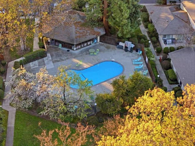 104 E Middlefield Road B, Mountain View, CA 94043