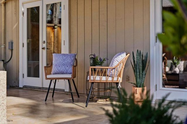 104 E Middlefield Road B, Mountain View, CA 94043