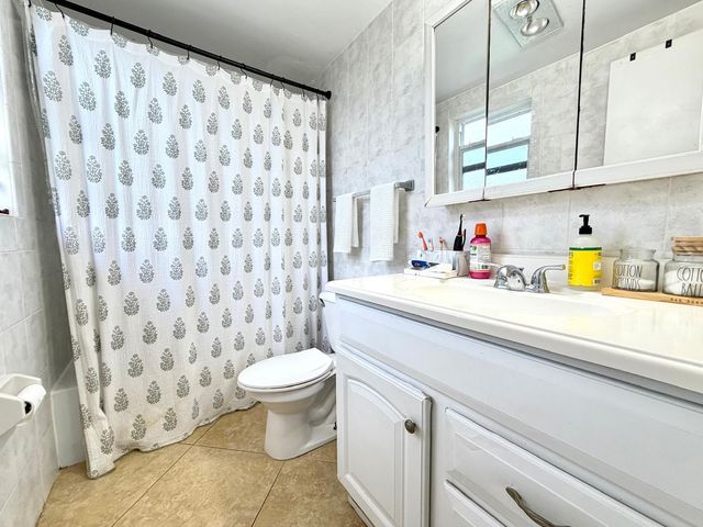 4731 NE 21st Terrace 2, Lighthouse Point, FL 33064