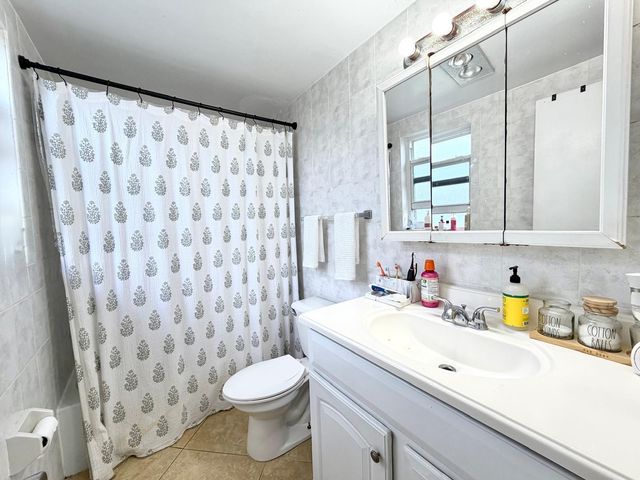 4731 NE 21st Terrace 2, Lighthouse Point, FL 33064