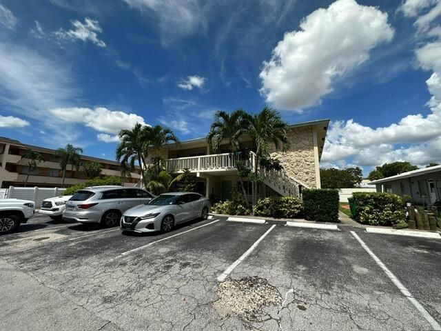 4731 NE 21st Terrace 2, Lighthouse Point, FL 33064