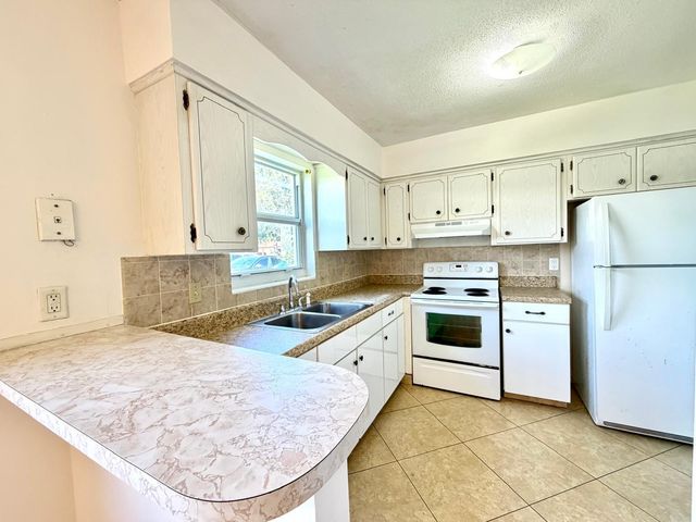 4731 NE 21st Terrace 2, Lighthouse Point, FL 33064