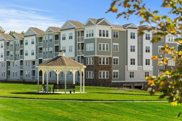 320 Martins Landing 2501, North Reading, MA 01864