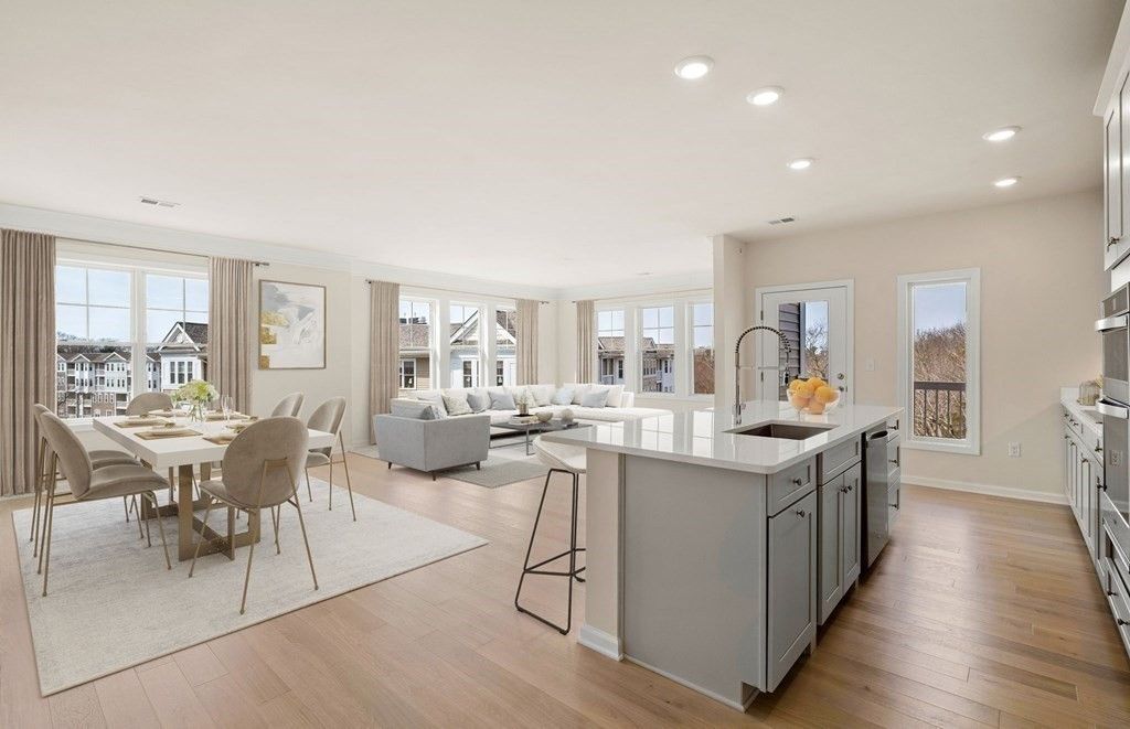 320 Martins Landing 2501, North Reading, MA 01864