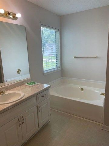 1109 Mary Lee Court, Riverdale, GA 30296