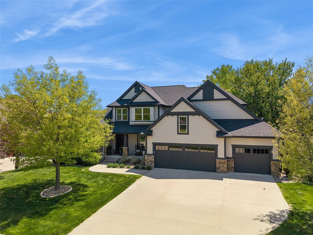 10534 NW 75th Place, Johnston, IA 50131