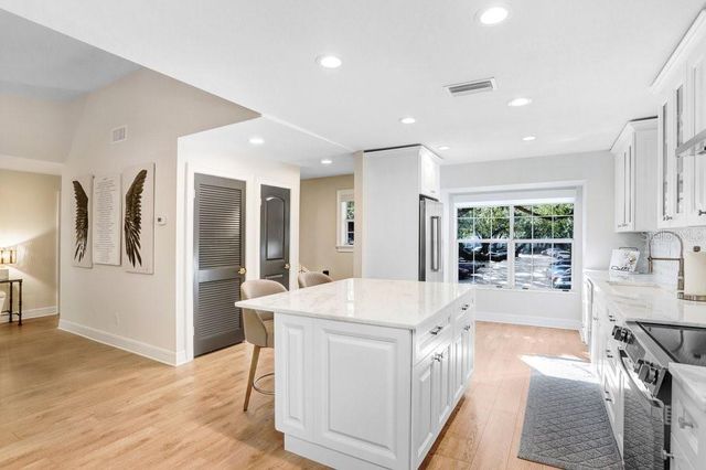 3212 VALLEY OAKS DRIVE 3212, Tampa, FL 33618