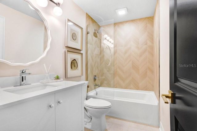 3212 VALLEY OAKS DRIVE 3212, Tampa, FL 33618