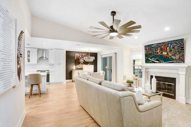 3212 VALLEY OAKS DRIVE 3212, Tampa, FL 33618