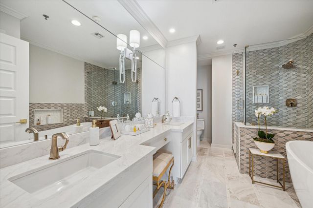 801 E Beach Drive TW2305, Galveston, TX 77550