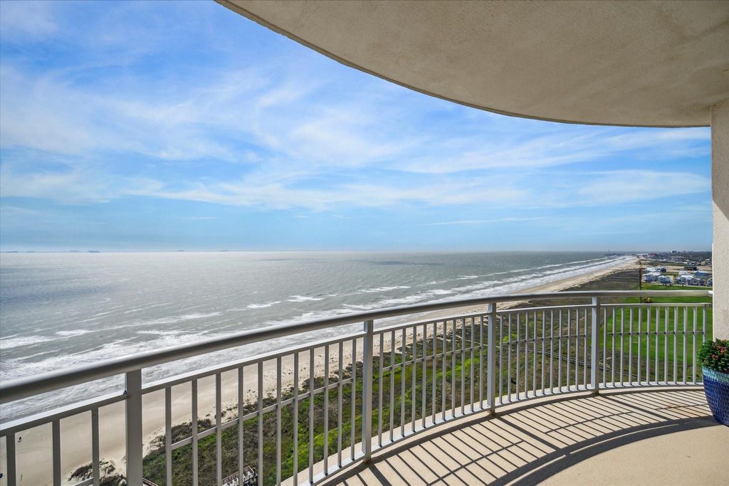 801 E Beach Drive TW2305, Galveston, TX 77550