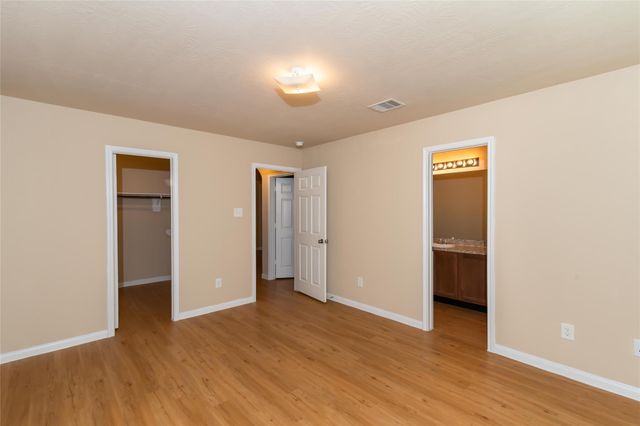 2421 W Werrington Way, Houston, TX 77073