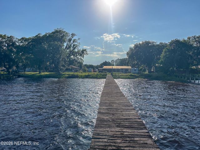 550 CEDAR CREEK Road 2, Palatka, FL 32177