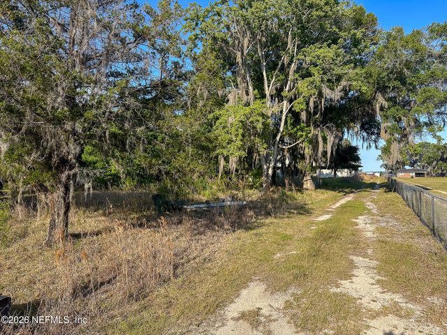 550 CEDAR CREEK Road 2, Palatka, FL 32177