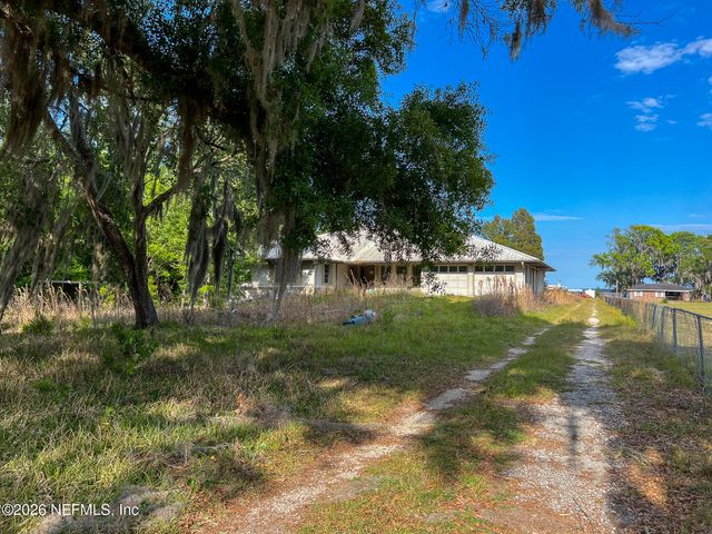 550 CEDAR CREEK Road 2, Palatka, FL 32177