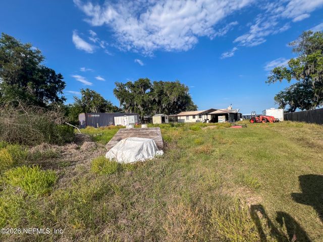 550 CEDAR CREEK Road 2, Palatka, FL 32177