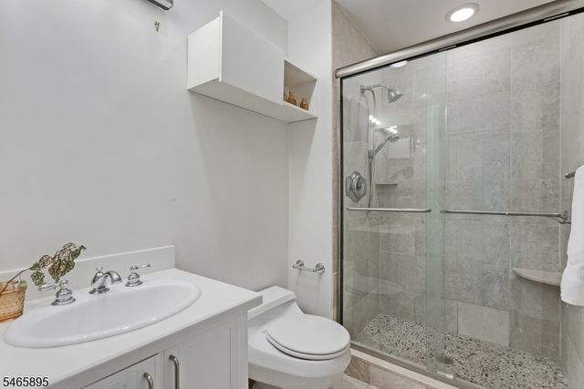 616 S Orange Ave, 3C 3C, Maplewood Twp., NJ 07040