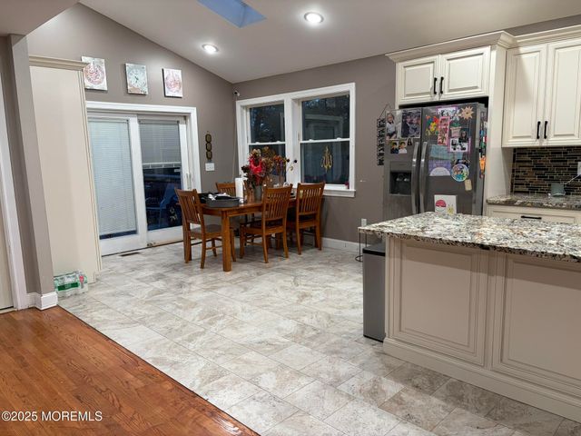 11 Chestnut Ridge Road, Holmdel, NJ 07733