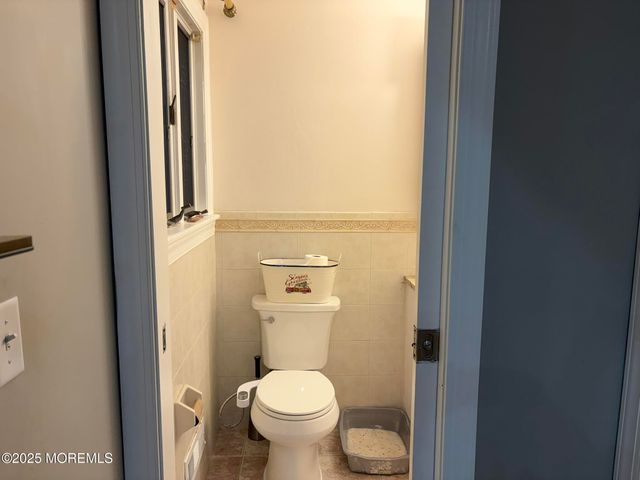 11 Chestnut Ridge Road, Holmdel, NJ 07733